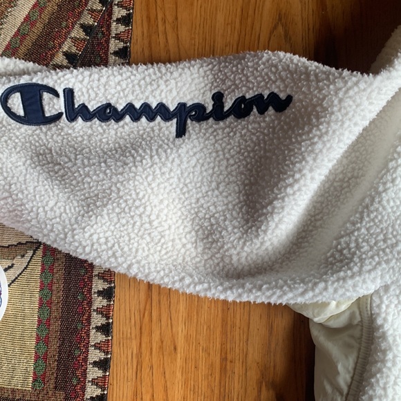 Champion jacket size small EUC - Picture 12 of 13
